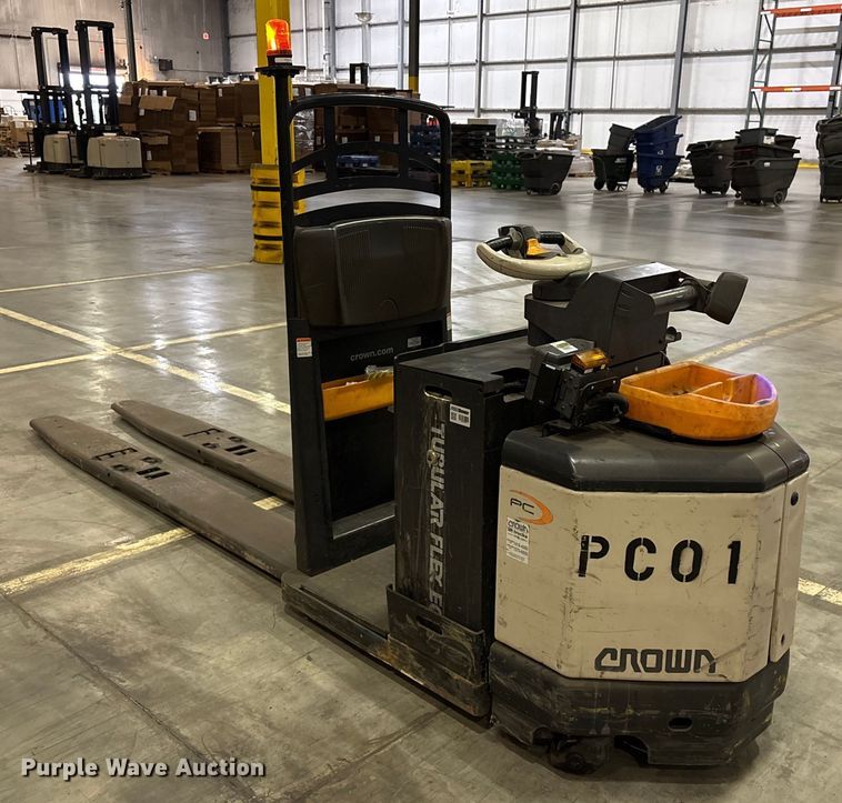 image for item EU4508 2020 Crown PC4500-80 pallet jack