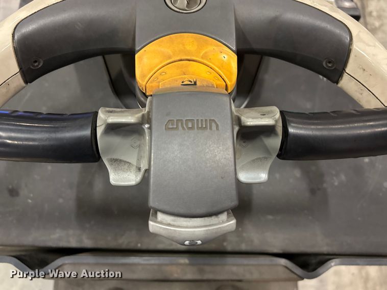 image for item EU4508 2020 Crown PC4500-80 pallet jack