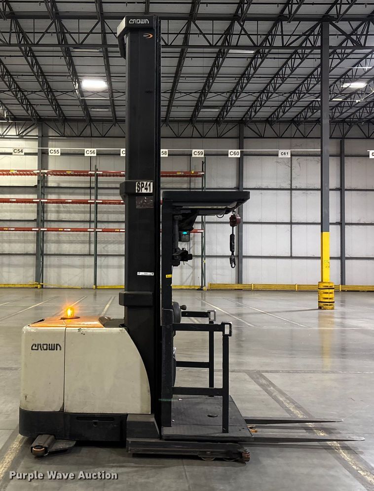 image for item EU4517 2018 Crown SP4050-30 order picker