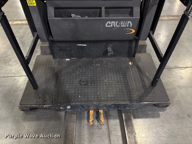 image for item EU4517 2018 Crown SP4050-30 order picker