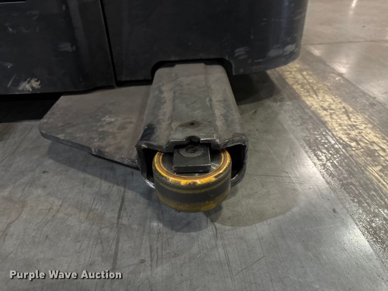 image for item EU4517 2018 Crown SP4050-30 order picker