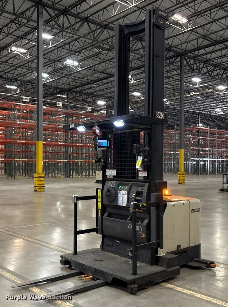 image for item EU4518 2018 Crown SP4050-30 order picker