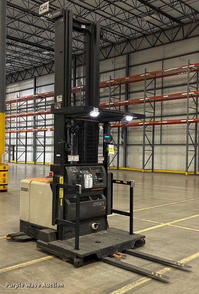 image for item EU4518 2018 Crown SP4050-30 order picker