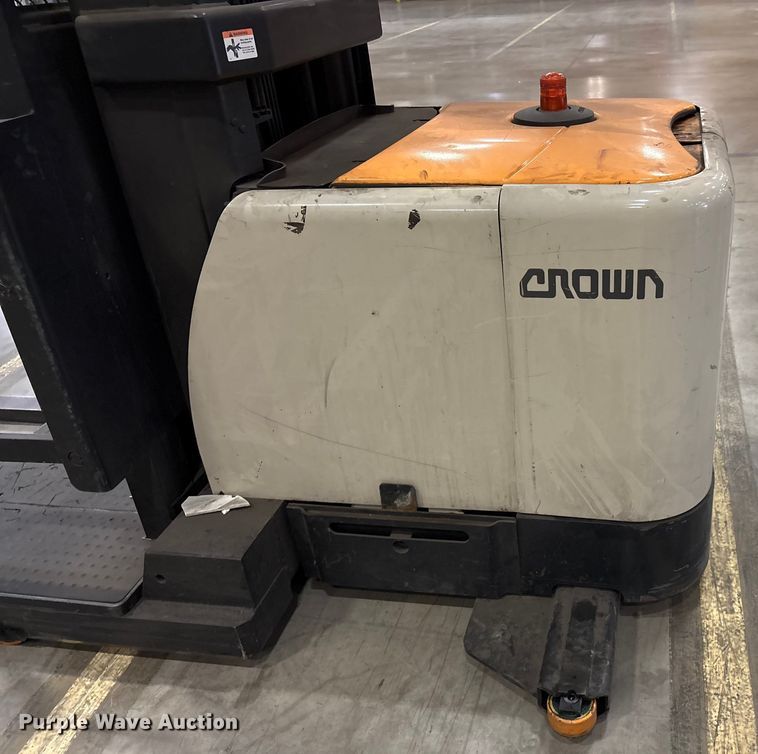 image for item EU4518 2018 Crown SP4050-30 order picker