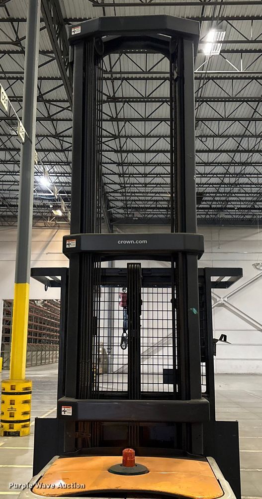 image for item EU4518 2018 Crown SP4050-30 order picker