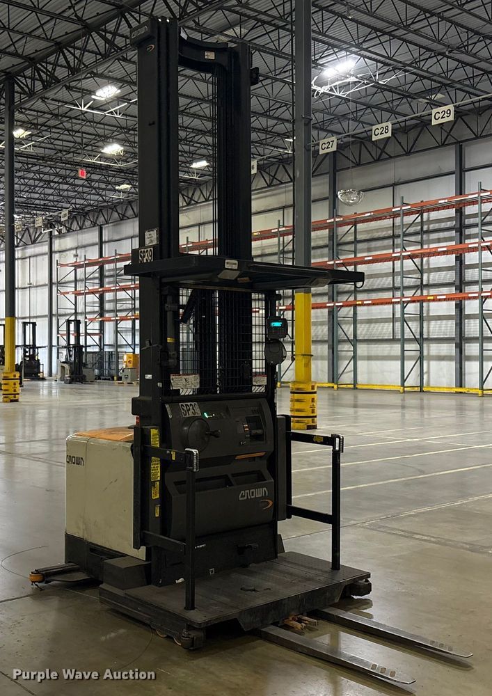 image for item EU4519 2018 Crown SP4050-30 order picker