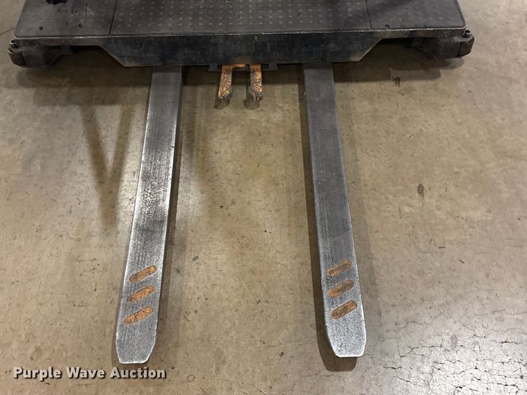 image for item EU4519 2018 Crown SP4050-30 order picker