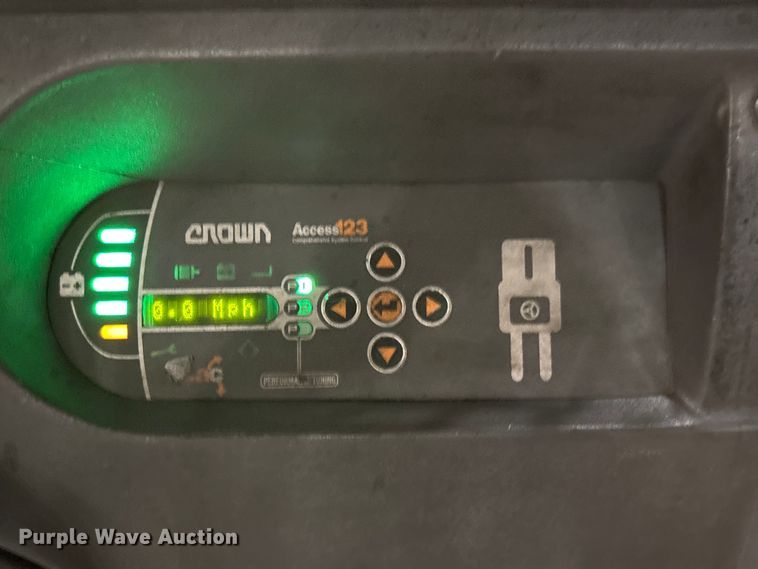 image for item EU4519 2018 Crown SP4050-30 order picker