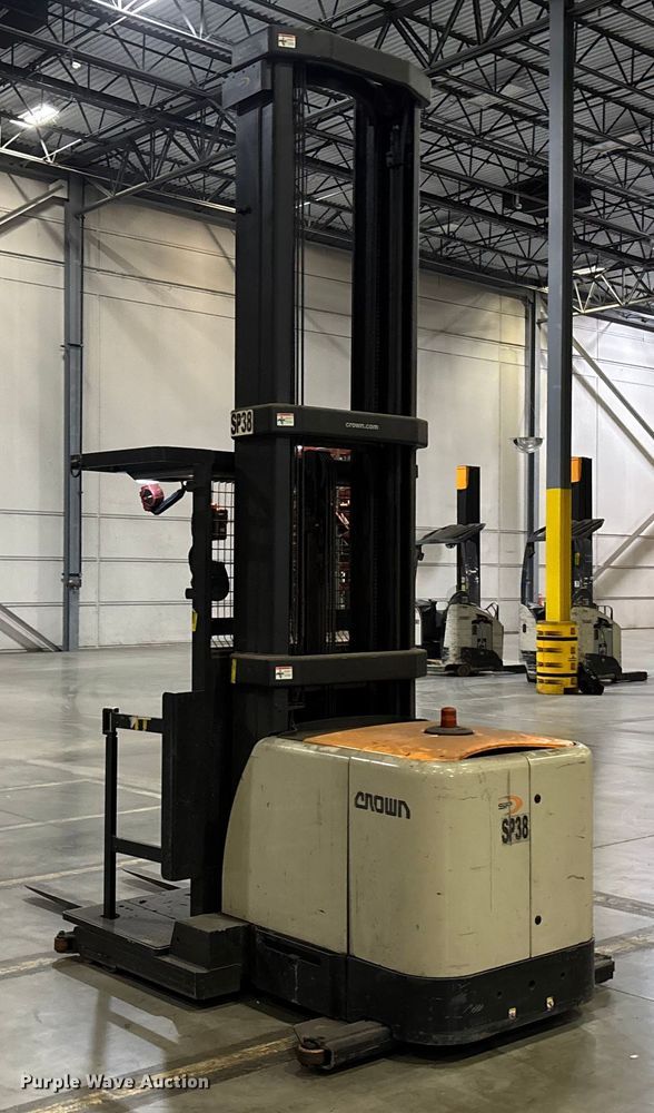 image for item EU4520 2018 Crown SP4050-30 order picker