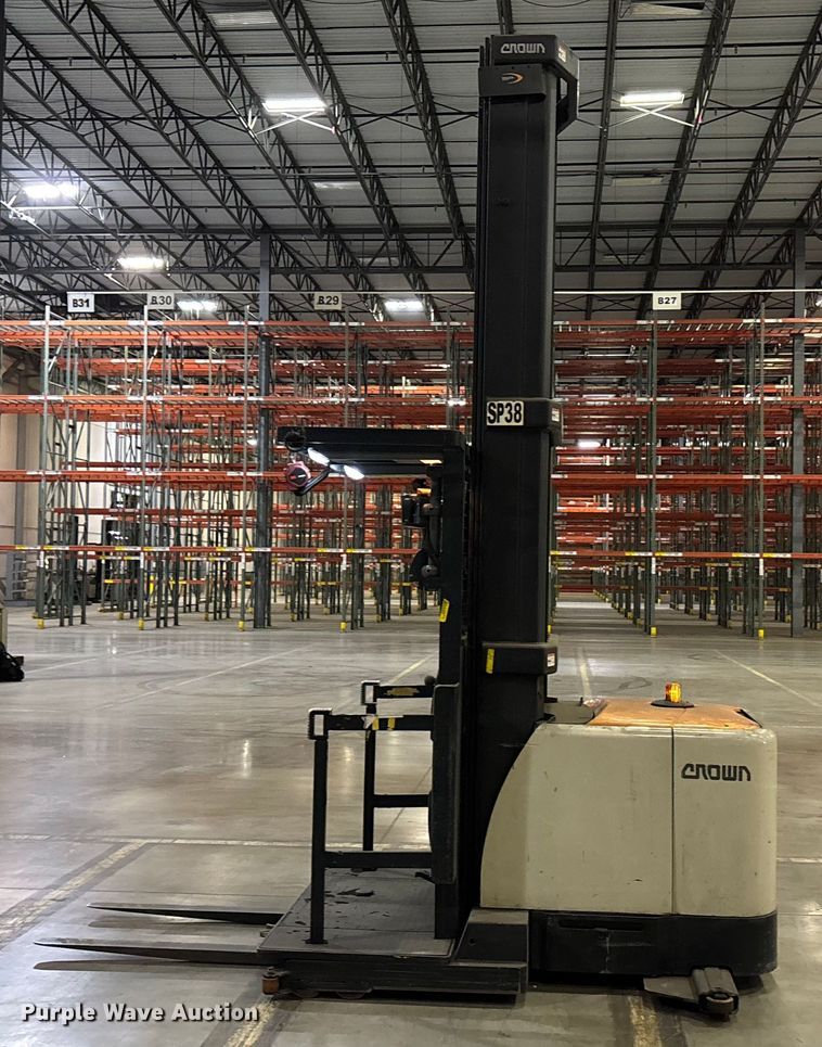 image for item EU4520 2018 Crown SP4050-30 order picker