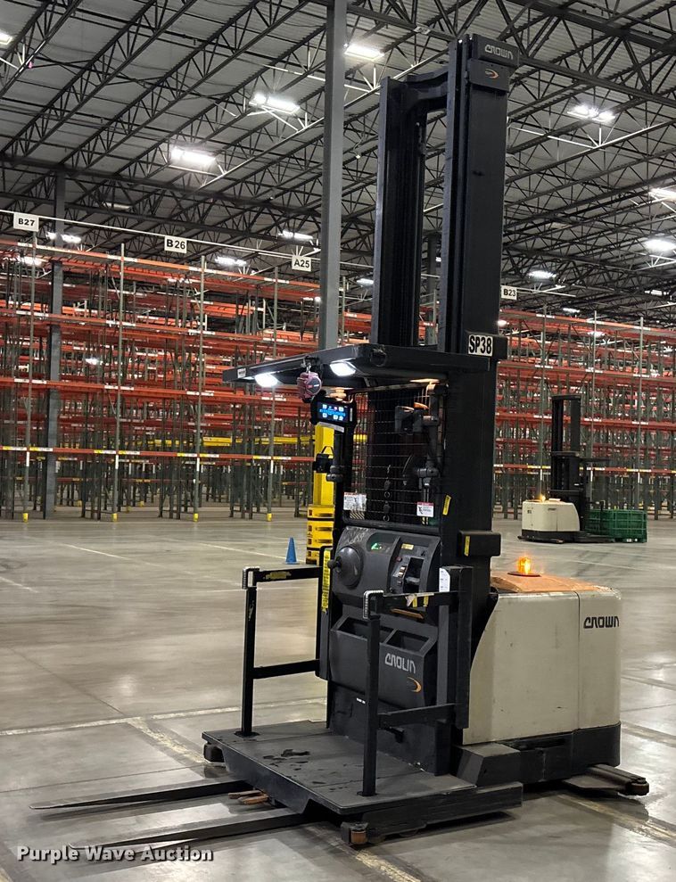 image for item EU4520 2018 Crown SP4050-30 order picker