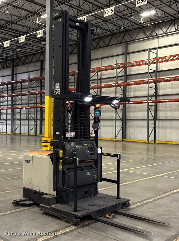 image for item EU4520 2018 Crown SP4050-30 order picker