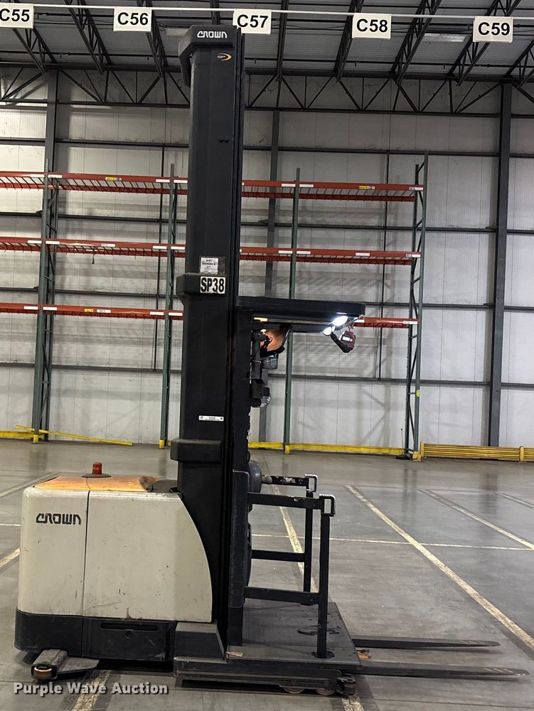 image for item EU4520 2018 Crown SP4050-30 order picker