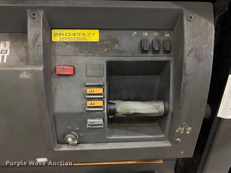 image for item EU4520 2018 Crown SP4050-30 order picker