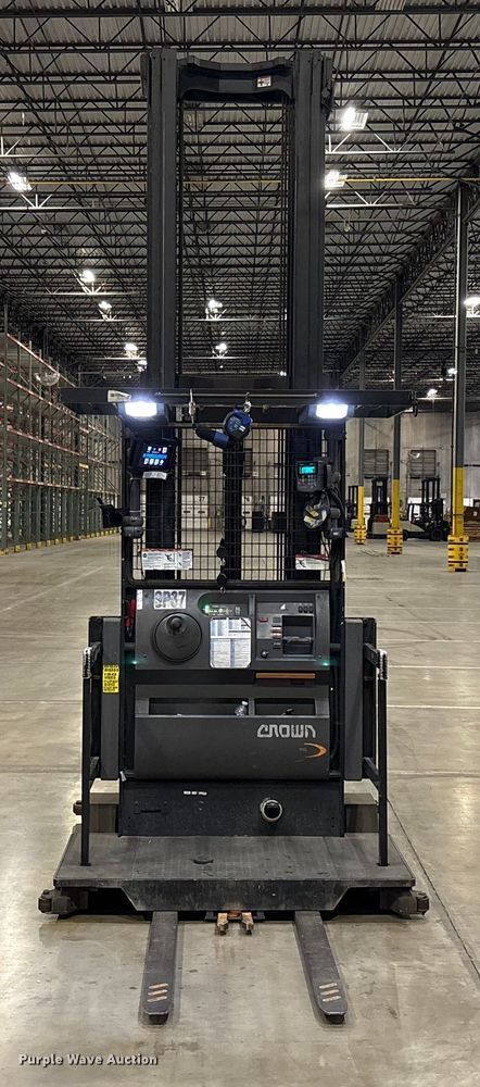 image for item EU4521 2018 Crown SP4050-30 order picker