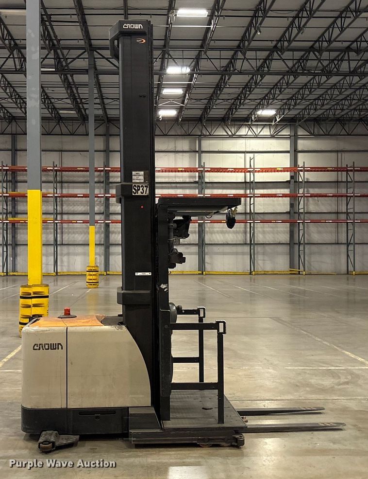 image for item EU4521 2018 Crown SP4050-30 order picker