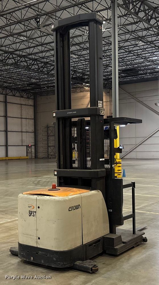 image for item EU4521 2018 Crown SP4050-30 order picker