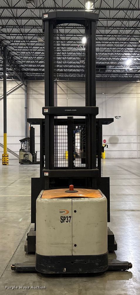 image for item EU4521 2018 Crown SP4050-30 order picker