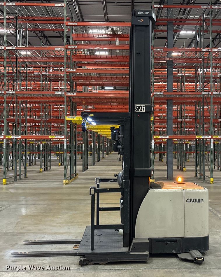 image for item EU4521 2018 Crown SP4050-30 order picker