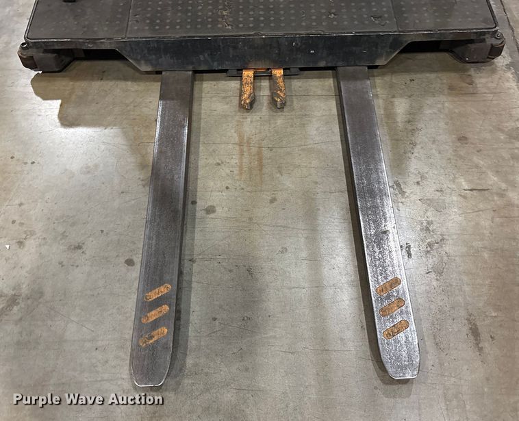 image for item EU4521 2018 Crown SP4050-30 order picker