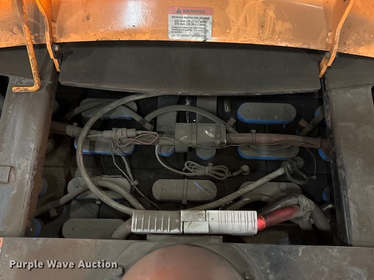 image for item EU4521 2018 Crown SP4050-30 order picker