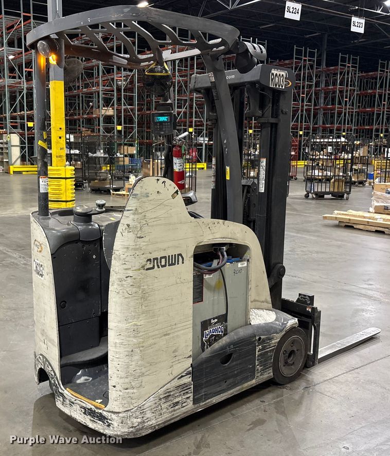 image for item EU4524 2017 Crown RC5545-40 order picker