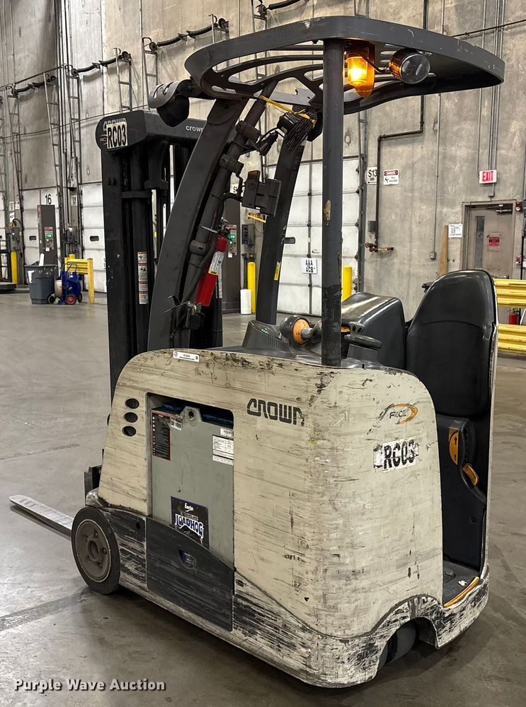 image for item EU4524 2017 Crown RC5545-40 order picker