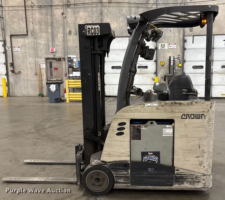 image for item EU4524 2017 Crown RC5545-40 order picker