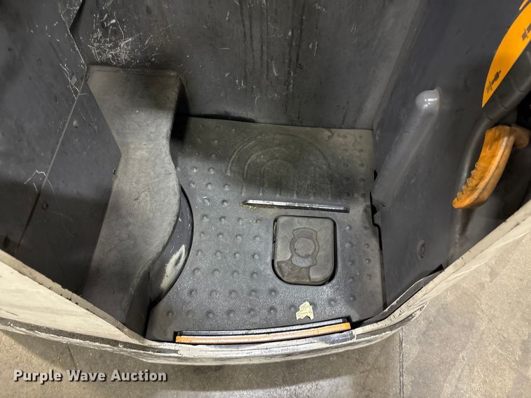 image for item EU4524 2017 Crown RC5545-40 order picker