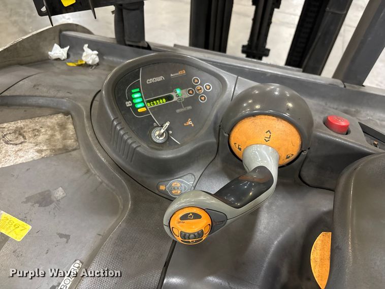 image for item EU4524 2017 Crown RC5545-40 order picker