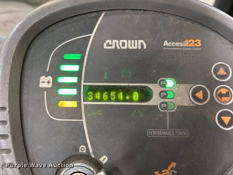 image for item EU4524 2017 Crown RC5545-40 order picker