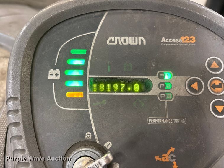 image for item EU4524 2017 Crown RC5545-40 order picker