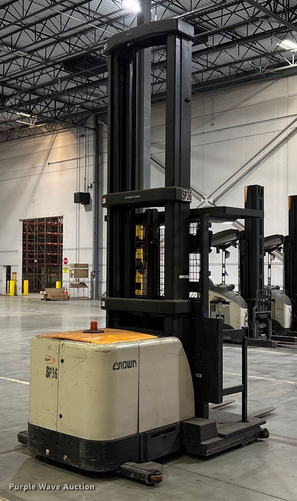 image for item EU4526 2018 Crown SP4050-30 order picker