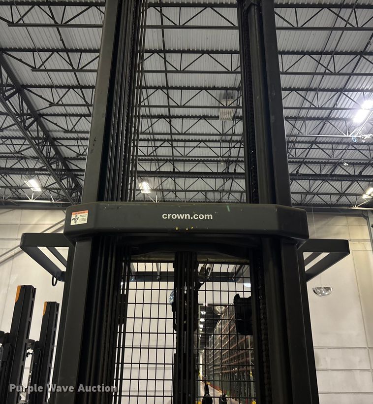 image for item EU4526 2018 Crown SP4050-30 order picker