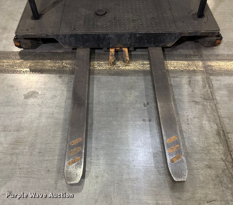 image for item EU4526 2018 Crown SP4050-30 order picker