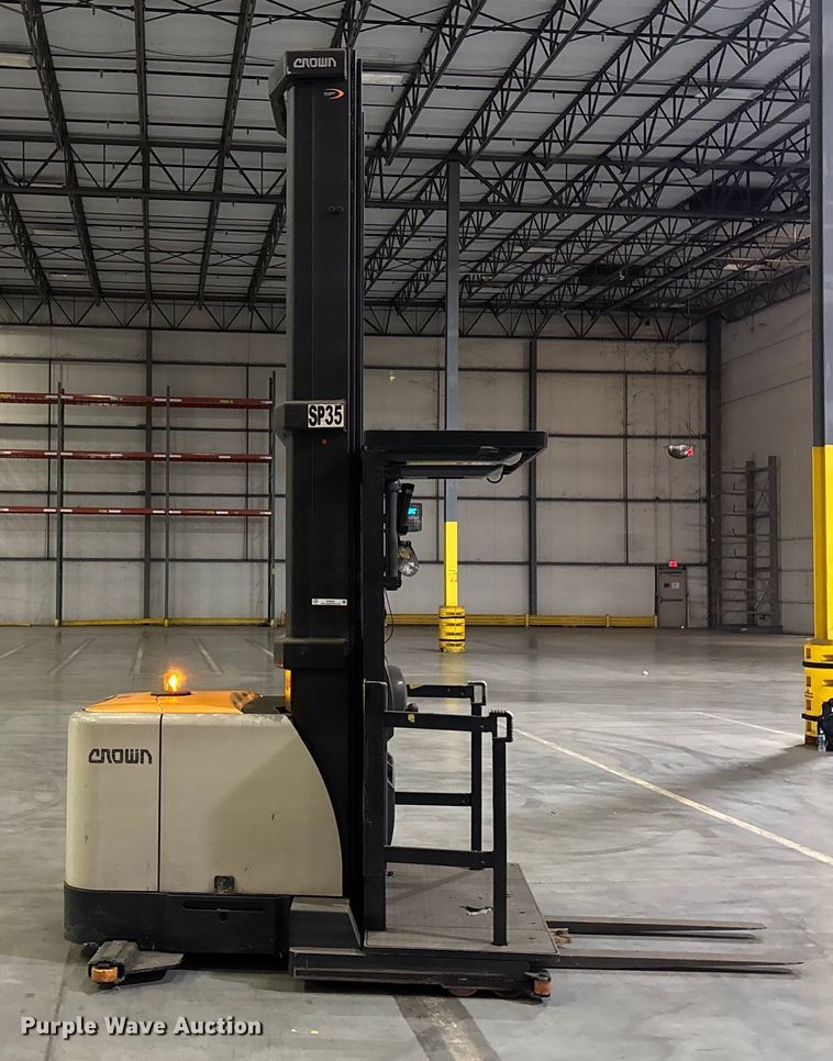 image for item EU4527 2018 Crown SP4050-30 order picker