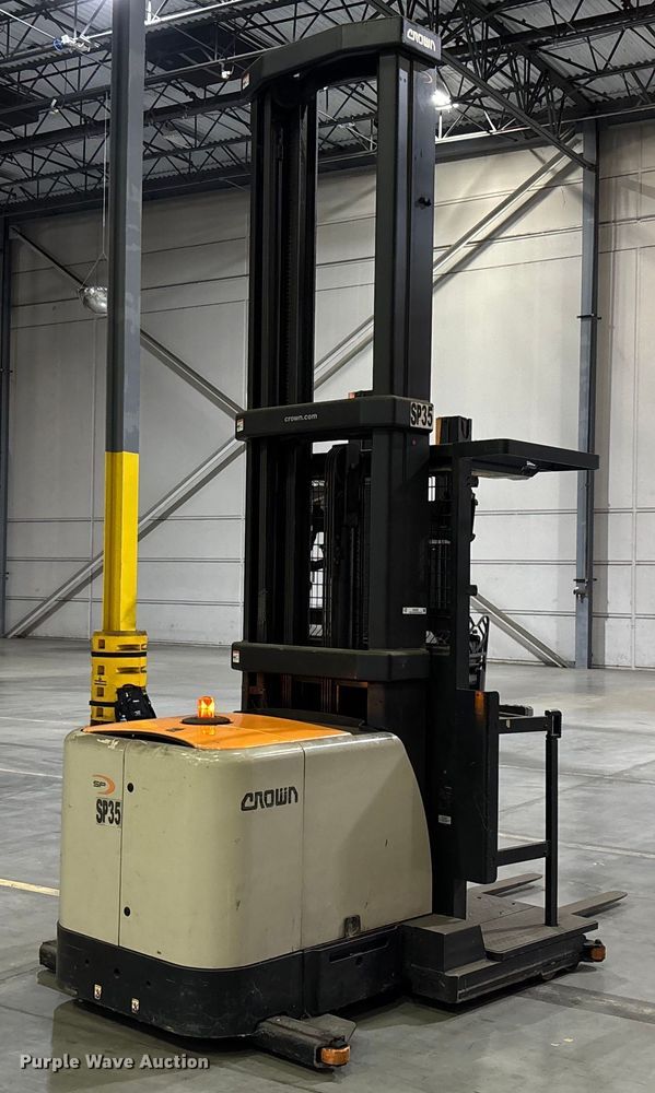 image for item EU4527 2018 Crown SP4050-30 order picker