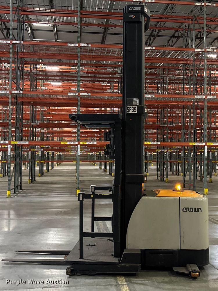 image for item EU4527 2018 Crown SP4050-30 order picker