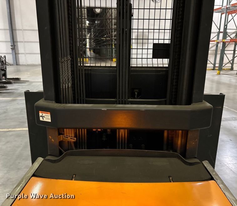 image for item EU4527 2018 Crown SP4050-30 order picker