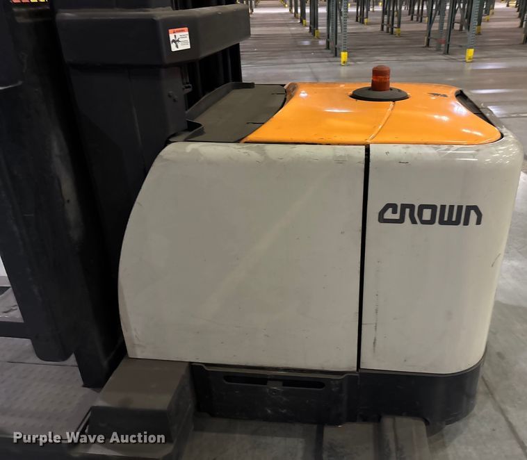 image for item EU4527 2018 Crown SP4050-30 order picker