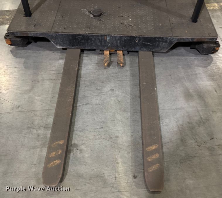 image for item EU4527 2018 Crown SP4050-30 order picker