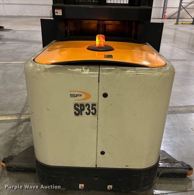 image for item EU4527 2018 Crown SP4050-30 order picker