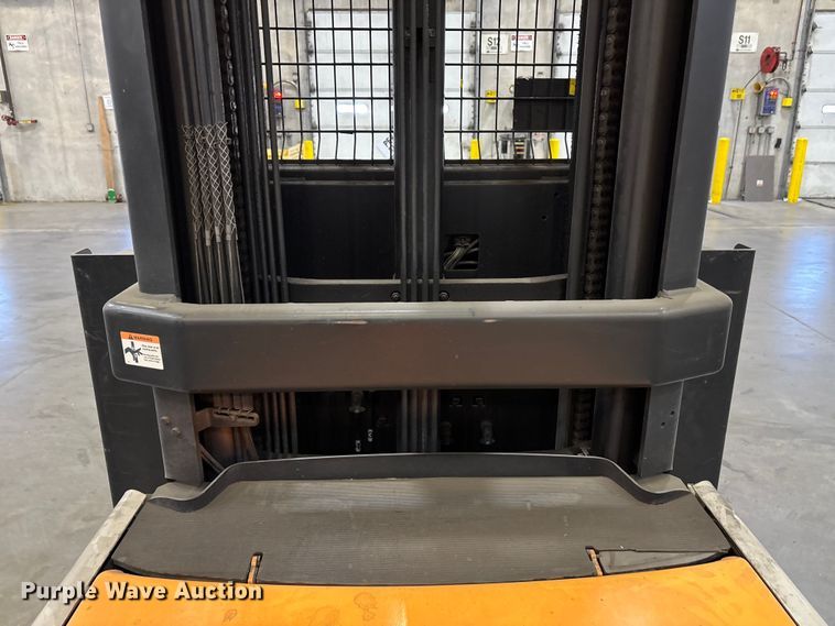 image for item EU4528 2018 Crown SP4050-30 order picker