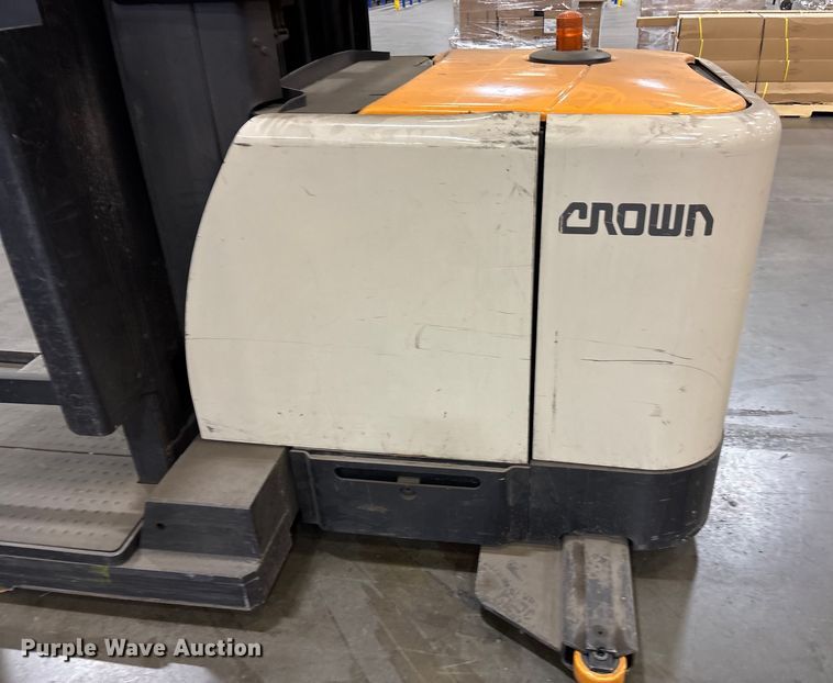 image for item EU4528 2018 Crown SP4050-30 order picker