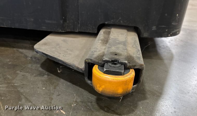 image for item EU4528 2018 Crown SP4050-30 order picker