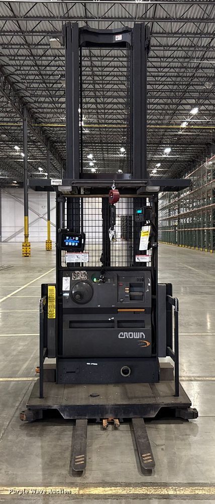 image for item EU4529 2018 Crown SP4050-30 order picker