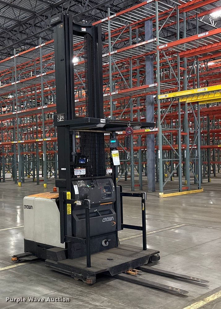 image for item EU4529 2018 Crown SP4050-30 order picker