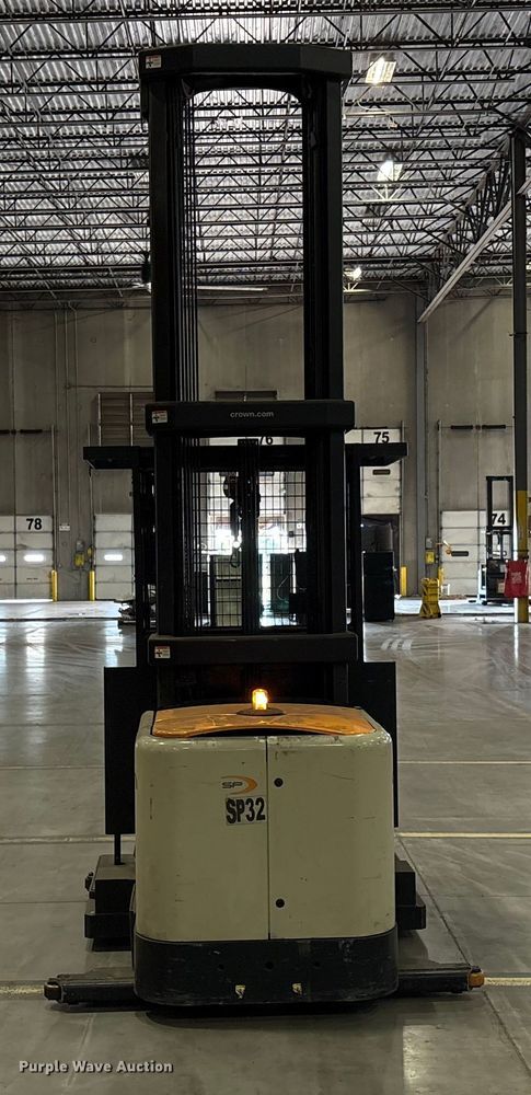 image for item EU4529 2018 Crown SP4050-30 order picker