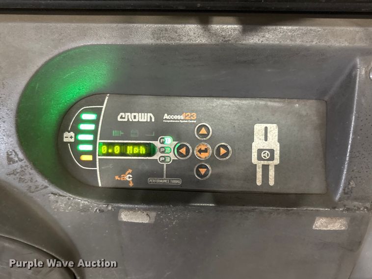 image for item EU4529 2018 Crown SP4050-30 order picker