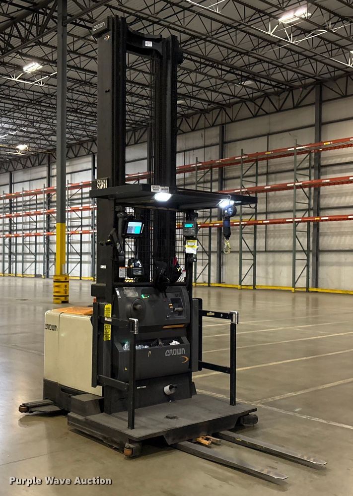 image for item EU4530 2018 Crown SP4050-30 order picker